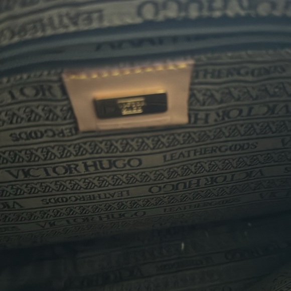 Vintage Victor Hugo logo handbag. Mint condition - Picture 4 of 7